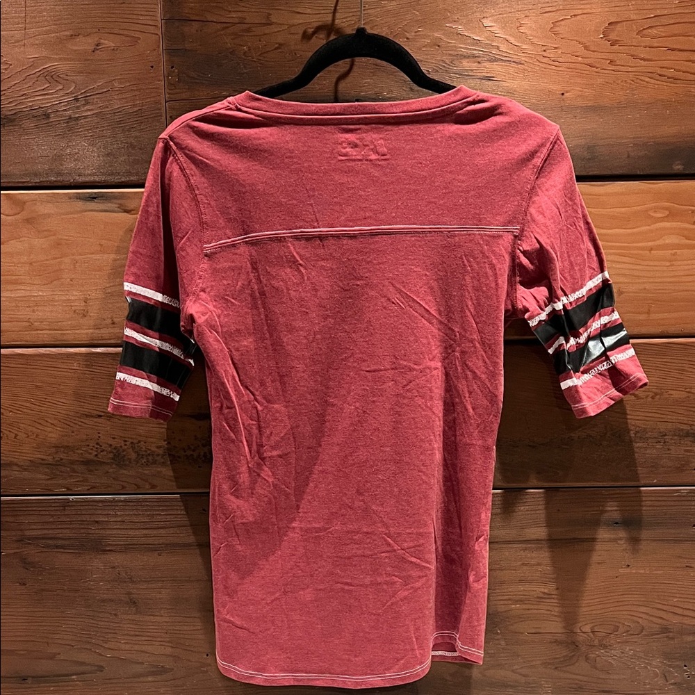 🔥‼️Russell Athletic Red Razorbacks V-Neck Tee‼️🔥 - Picture 3 of 3